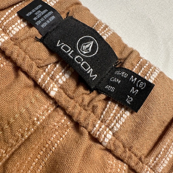NWT. Volcom Sunday Strut Shorts - Picture 4 of 11